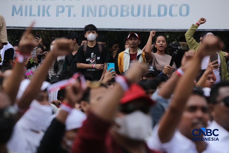 Proses eksekusi Hotel Sultan di kawasan Gelora Bung Karno, Jakarta, berakhir ricuh. (CNBC Indonesia/Faisal Rahman)