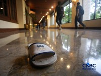Proses eksekusi Hotel Sultan di kawasan Gelora Bung Karno, Jakarta, berakhir ricuh. (CNBC Indonesia/Faisal Rahman)
