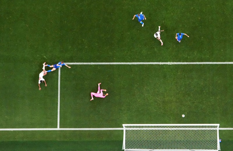 Soccer Football - FIFA World Cup 2026 - Group L - England v Croatia - Dallas Stadium, Arlington, Texas, U.S. - June 17, 2026 England's Harry Kane scores their second goal past Croatia's Dominik Livakovic REUTERS/Hannah Mckay     TPX IMAGES OF THE DAY