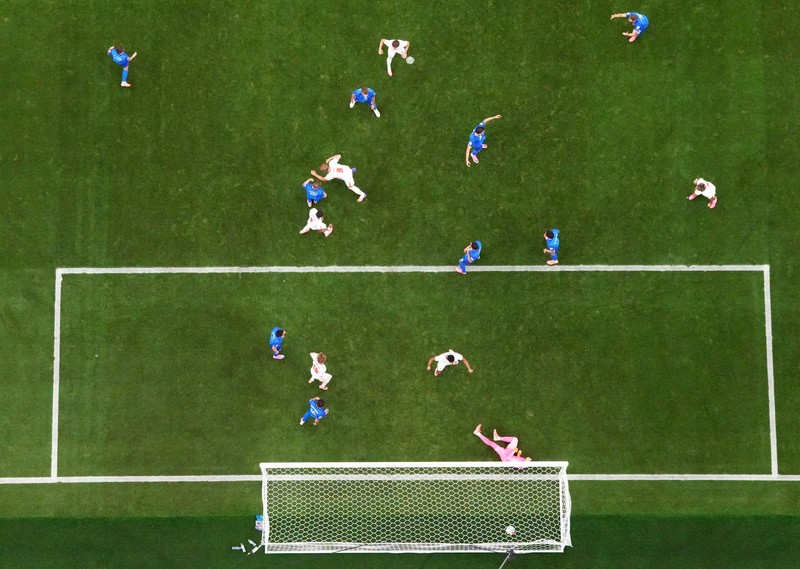 Soccer Football - FIFA World Cup 2026 - Group L - England v Croatia - Dallas Stadium, Arlington, Texas, U.S. - June 17, 2026 England's Harry Kane scores their second goal past Croatia's Dominik Livakovic REUTERS/Hannah Mckay     TPX IMAGES OF THE DAY