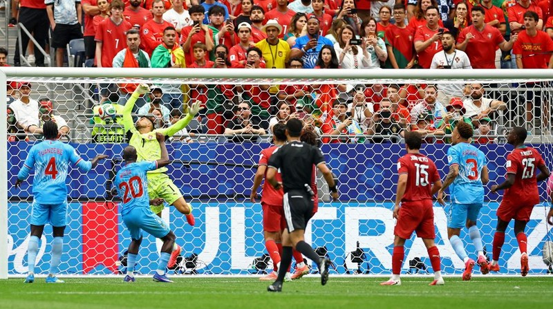 SOCCER-WORLDCUP-POR-COD/