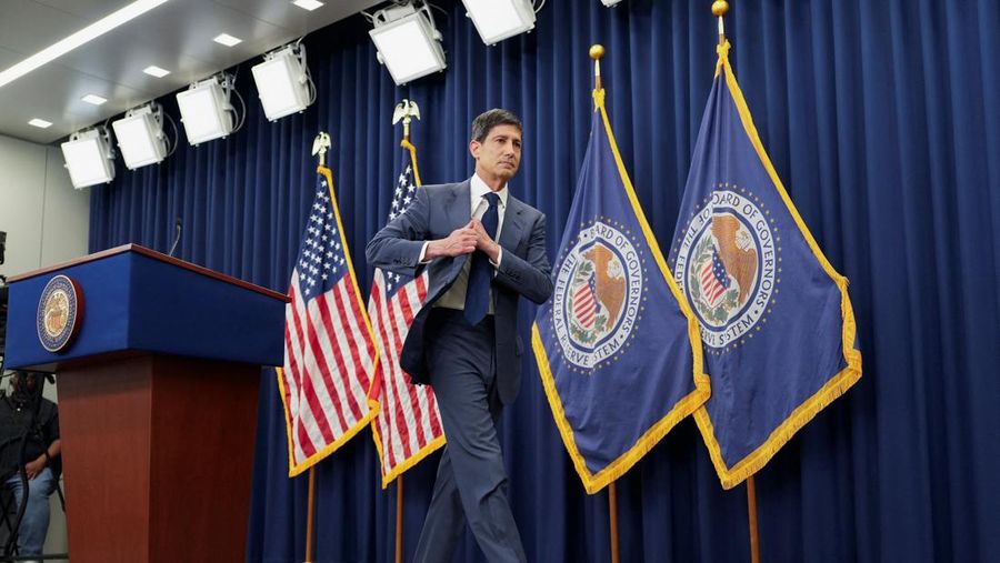 New U.S. Federal Reserve Chairman Kevin Warsh departs at the end of a press conference following a two-day meeting of the Federal Open Market Committee (FOMC), at the U.S. Federal Reserve in Washington, D.C., U.S. June 17, 2026. REUTERS/Eric Lee