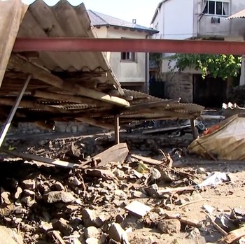Wilayah utara Spanyol dilanda cuaca ekstrem pada Kamis (18/6/2026), ketika badai hebat dan banjir menerjang sejumlah desa di kawasan Galicia, wilayah barat laut negara tersebut. (Tangkapan Layar Video Reuters/FORTA)