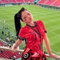 Youtuber Korea Ino Cat menonton pertandingan Piala Dunia di Meksiko. (Instagram/inocat_t)