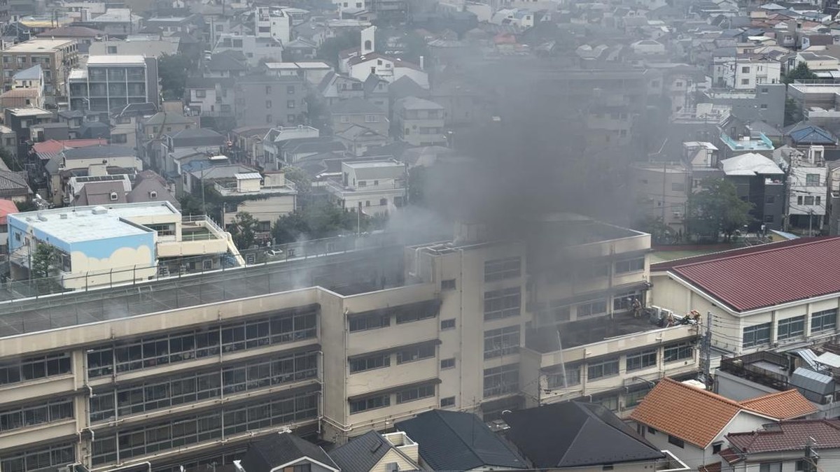 Kebakaran Melanda SD di Ibu Kota, 300 Siswa dan Guru Dievakuasi