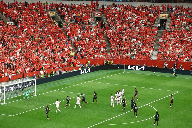 Kanada membantai Qatar dengan skor 6-0 pada laga kedua Grup B Piala Dunia 2026 di Stadion BC Place, Jumat (19/6) pagi WIB. (via Reuters/ANNE-MARIE SORVIN)