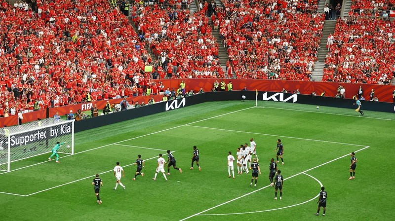 Kanada membantai Qatar dengan skor 6-0 pada laga kedua Grup B Piala Dunia 2026 di Stadion BC Place, Jumat (19/6) pagi WIB. (REUTERS/Albert Gea)