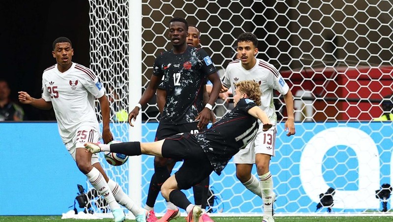 Kanada membantai Qatar dengan skor 6-0 pada laga kedua Grup B Piala Dunia 2026 di Stadion BC Place, Jumat (19/6) pagi WIB. (REUTERS/Agustin Marcarian)
