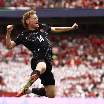 Kanada membantai Qatar dengan skor 6-0 pada laga kedua Grup B Piala Dunia 2026 di Stadion BC Place, Jumat (19/6) pagi WIB. (REUTERS/Lee Smith)