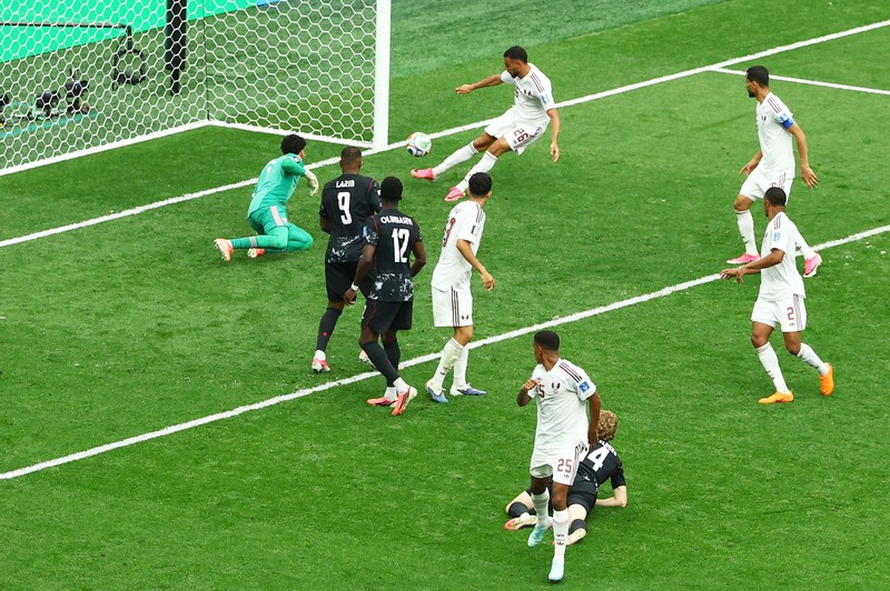 Kanada membantai Qatar dengan skor 6-0 pada laga kedua Grup B Piala Dunia 2026 di Stadion BC Place, Jumat (19/6) pagi WIB. (via Reuters/ANNE-MARIE SORVIN)