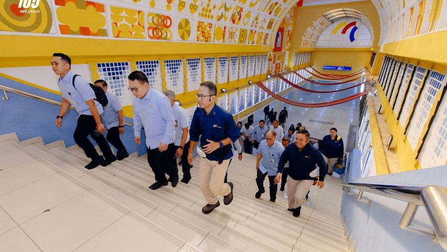 Kepala Kantor Staf Presiden Jenderal TNI (Purn) Dudung Abdurachman mengunjungi kawasan Blok M dan area konstruksi Stasiun Monas, Jakarta Pusat, Kamis (18/6/2026). (Dok. MRT)