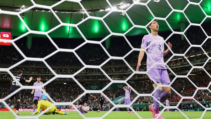 Meksiko lolos ke 32 besar Piala Dunia 2026 usai menaklukkan Korea Selatan 1-0 di Stadion Akron, Kamis (18/6) atau Jumat (19/6/2026) WIB. (REUTERS/Daniel Becerril)