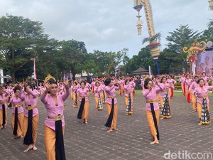 386 Penari Sekar Tunjung Meriahkan Pembukaan Karangasem Festival 2026