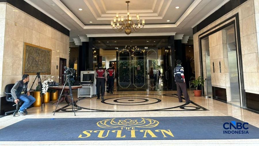 Penampakan Hotel Sultan H+1 usai diambil alih negara, Jumat (19/6/2026). (CNBC Indonesia/Elga Nurmutia)