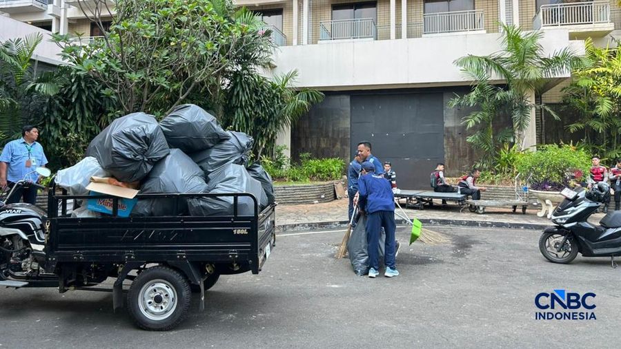 Penampakan Hotel Sultan H+1 usai diambil alih negara, Jumat (19/6/2026). (CNBC Indonesia/Elga Nurmutia)