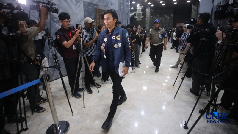 Pimpinan DPR RI Sufmi Dasco Ahmad bersama Komisi III DPR RI Menerima Perwakilan Mahasiswa dalam rangka menyampaikan aspirasi secara langsung di Ruang Abdul Muis, Gedung DPR RI, Jakarta, Jumat (19/6/2026) Kompleks Parlemen, Senayan, Jakarta, Jumat, 19/6/2026. (CNBC Indonesia/Faisal Rahman)