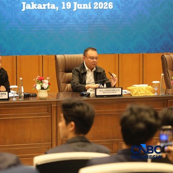 Pimpinan DPR RI Sufmi Dasco Ahmad bersama Komisi III DPR RI Menerima Perwakilan Mahasiswa dalam rangka menyampaikan aspirasi secara langsung di Ruang Abdul Muis, Gedung DPR RI, Jakarta, Jumat (19/6/2026) Kompleks Parlemen, Senayan, Jakarta, Jumat, 19