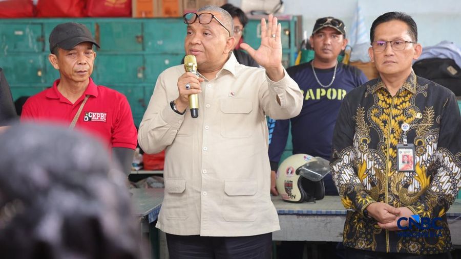 Wamenaker Afriansyah Noor melakukan sidak ke PT Amos Indah Indonesia (AII) di KBN Cakung, Jakarta Utara, Kamis (18/6/2026)  (dok. Kemnaker).