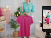 Ilustarsi melihat Tiktok. (Freepik)