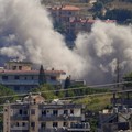Rentetan serangan udara Israel kembali menghantam wilayah selatan negara Lebanon, Sabtu (20/6) waktu setempat. (REUTERS/Stringer)