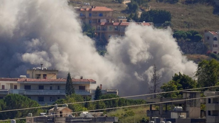 Rentetan serangan udara Israel kembali menghantam wilayah selatan negara Lebanon, Sabtu (20/6) waktu setempat. (REUTERS/Stringer)