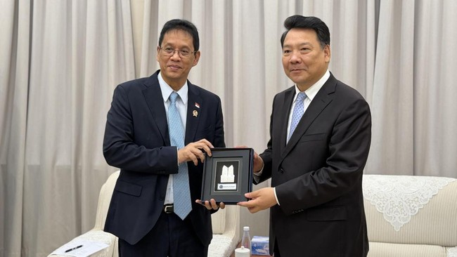 Pulang dari China, Purbaya Dapat Gelar Profesor
