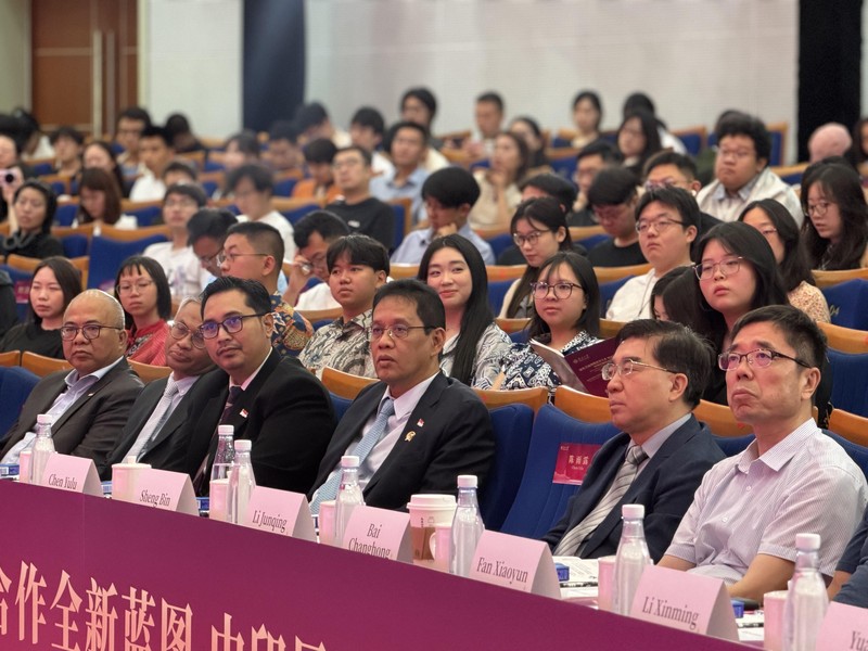 Menteri Keuangan Purbaya Yudhi Sadewa memberikan kuliah umum di Nankai University, Tianjin, China, Sabtu (20/6/2026). (Dok. Kemenkeu)