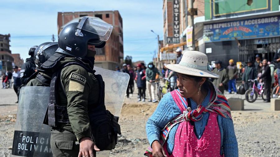 Pemerintah Bolivia mengambil langkah drastis untuk menghadapi krisis yang terus membesar setelah Presiden Rodrigo Paz pada Sabtu (20/6/2026) waktu setempat mengumumkan status keadaan darurat nasional. (REUTERS/Claudia Morales)