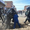 Pemerintah Bolivia mengambil langkah drastis untuk menghadapi krisis yang terus membesar setelah Presiden Rodrigo Paz pada Sabtu (20/6/2026) waktu setempat mengumumkan status keadaan darurat nasional. (REUTERS/Claudia Morales)