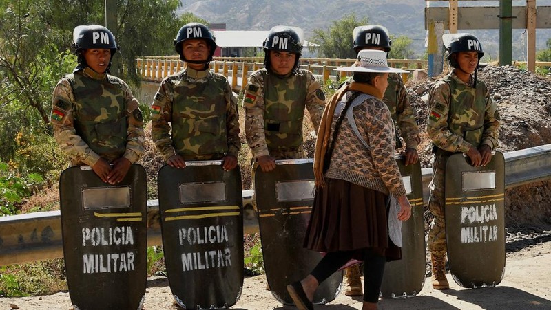 Pemerintah Bolivia mengambil langkah drastis untuk menghadapi krisis yang terus membesar setelah Presiden Rodrigo Paz pada Sabtu (20/6/2026) waktu setempat mengumumkan status keadaan darurat nasional. (REUTERS/Patricia Pinto)