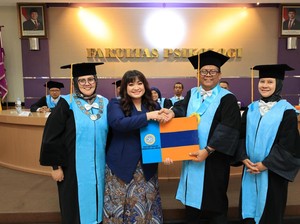 Raih Gelar Doktor, Herlina Tawarkan Teori Baru Soal Loyalitas Kader Partai