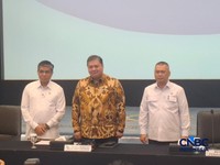 Pemerintah membebaskan bea masuk untuk impor elpiji dan bahan baku plastik.