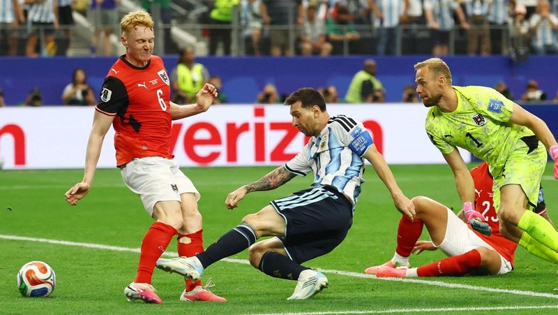 Argentina memuncaki klasemen sementara Grup J Piala Dunia 2026 usai mengalahkan Austria di Stadion AT&T, Senin (22/6) atau Selasa (23/6/2026) WIB. (REUTERS/Kai Pfaffenbach)