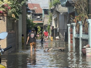 Banjir Masih Rendam Surabaya hingga Siang, Ini Pemicunya