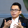Direktur Utama Indonesia Battery Corporation, Aditya Farhan Arif dalam program CNBC Indonesia Clossing Bell di Jakarta. (CNBC Indonesia TV)