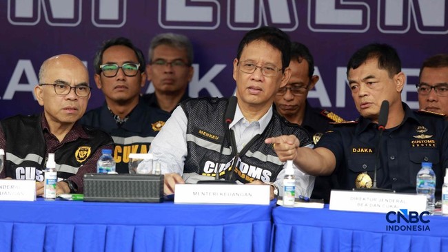 Purbaya Bersikeras Layer Cukai Baru Buat Rokok Ilegal Harus Ada