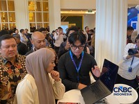 Menteri Komunikasi dan Digital (Komdigi) Meutya Hafid dalam acara Digital Ecosystem Alignment (DEAL) 2026 di Jakarta, Selasa (23/6/2026). (CNBC Indonesia/Novina Putri Bestari)