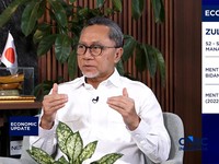 Menteri Koordinator Bidang Pangan Zulkifli Hasan dalam acara Economic Upadete, Selasa (23/6/2026). (CNBC Indonesia TV)