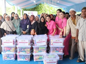 Bhayangkari Polda Metro Bagikan 750 Paket Sembako di Bojongsari Depok