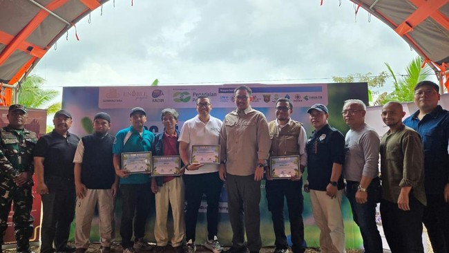 Dorong Langkah Hijau, Pegadaian Dukung Program 2.000 Pohon di Kaltim