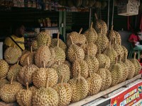 Ilustrasi penjual durian di Malaysia. (Dok. Pexels)
