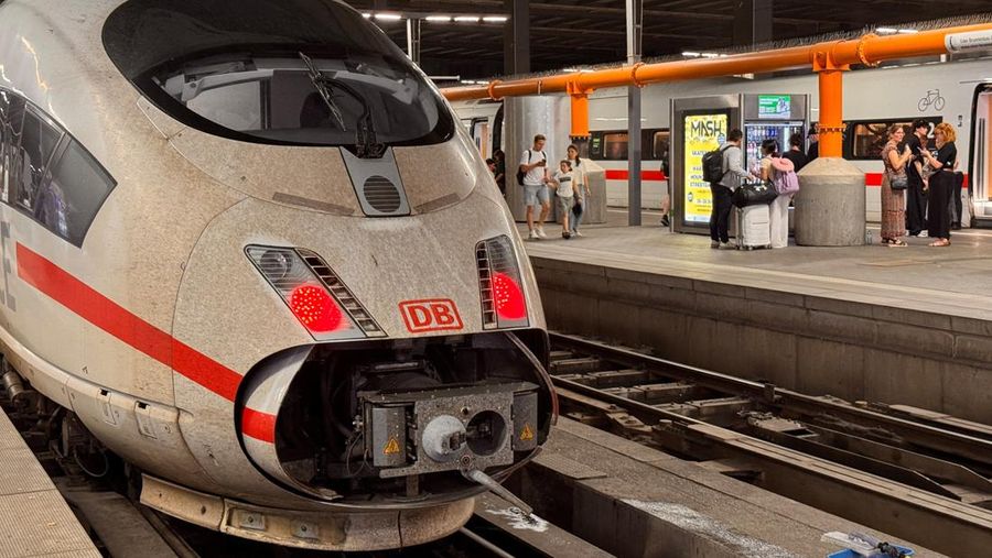 Jaringan transportasi kereta Jerman mengalami gangguan besar-besaran, Selasa (23/6/2026) malam waktu setempat. (REUTERS/Christine Uyanik)