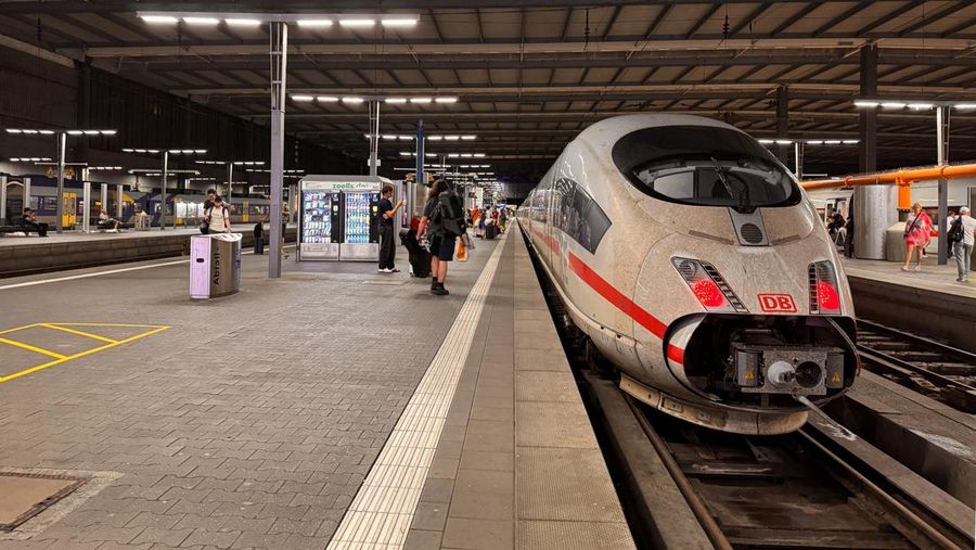 Jaringan transportasi kereta Jerman mengalami gangguan besar-besaran, Selasa (23/6/2026) malam waktu setempat. (REUTERS/Christine Uyanik)