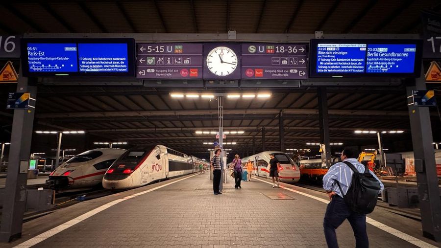 Jaringan transportasi kereta Jerman mengalami gangguan besar-besaran, Selasa (23/6/2026) malam waktu setempat. (REUTERS/Christine Uyanik)