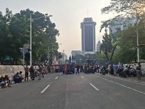 Ada Demo Mahasiswa di Monas, Jl Medan Merdeka Selatan Arah Gambir Ditutup