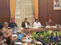 Menteri Keuangan (Menkeu), Purbaya Yudhi Sadewa, Menteri PKP Maruarar Sirait, dan Menteri Ketenagakerjaan (Menaker) Yassierli saat menghadiri Rapat komite Tapera di Jakarta, Rabu (24/6/2026). (CNBC Indonesia/Chandra Dwi Pranata)