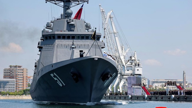 Kim Jong Un Muncul Lagi, Pamer Kapal Perang Korut 5.000 Ton