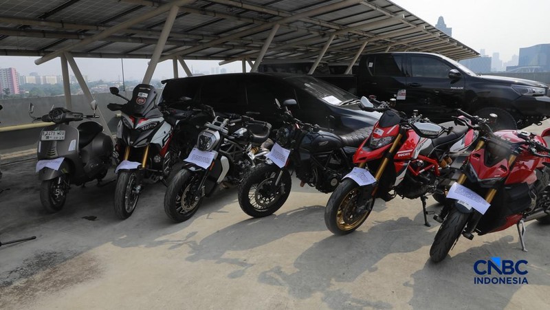 Sejumlah barang rampasan perkara Kemnaker ditampilkan di Rumah Penyimpanan Benda Sitaan Negara (Rupbasan) KPK, Cawang, Jakarta, Rabu (24/6/2026).