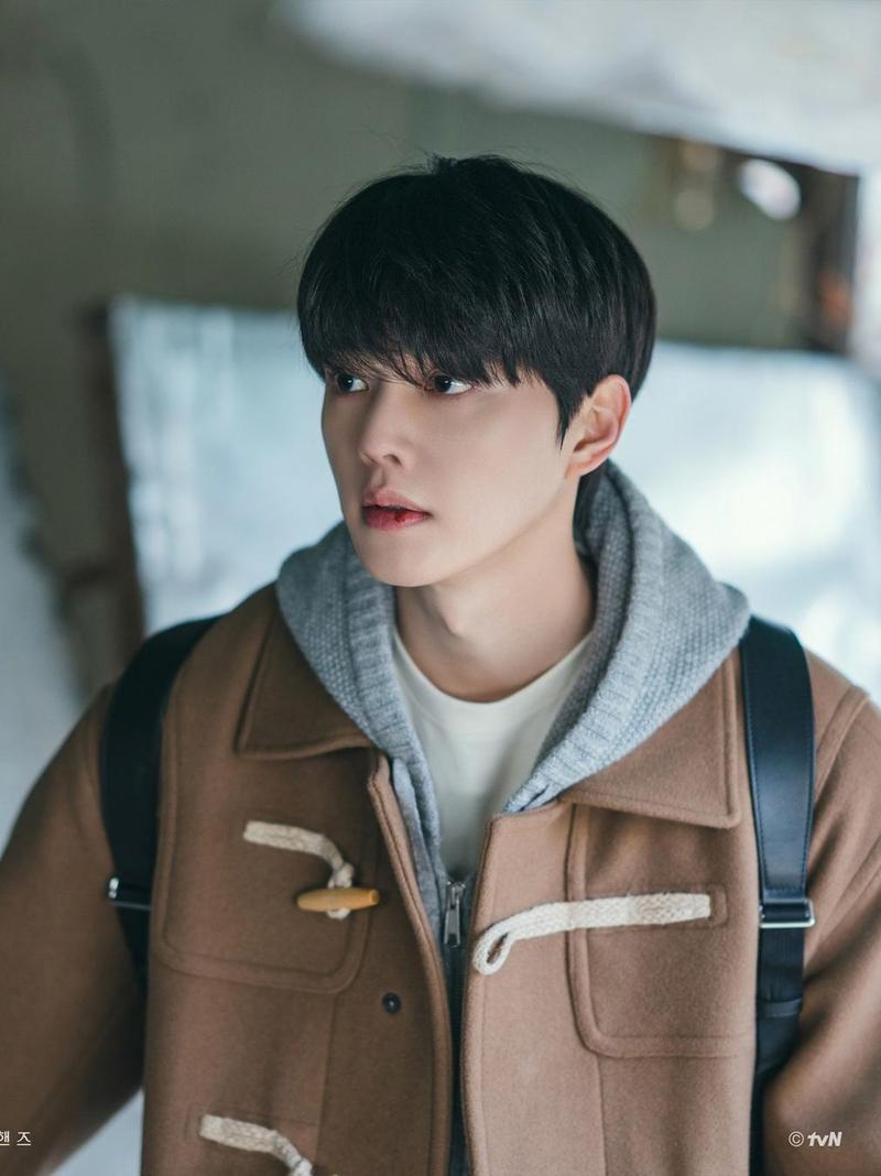 Visualnya Kelewat Ganteng, Song Kang Cerita Pernah Ditawari Jadi Idol KPop 