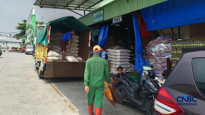 Suasana Pasar Induk Beras Cipinang (PIBC), Jakarta, Rabu (24/6/2026). (CNBC Indonesia/Martyasari Rizky)